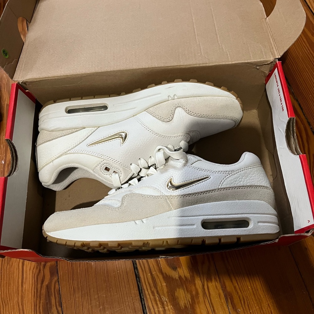 Women’s air max plus